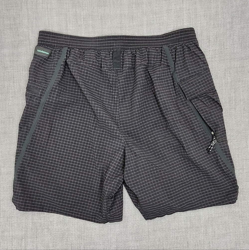 Lululemon Black Athletic Lightweight Drawstring Shorts With Pockets. Large - Picture 3 of 8